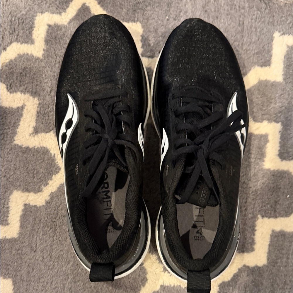 Women's Saucony Freedom Crossport - Size 9